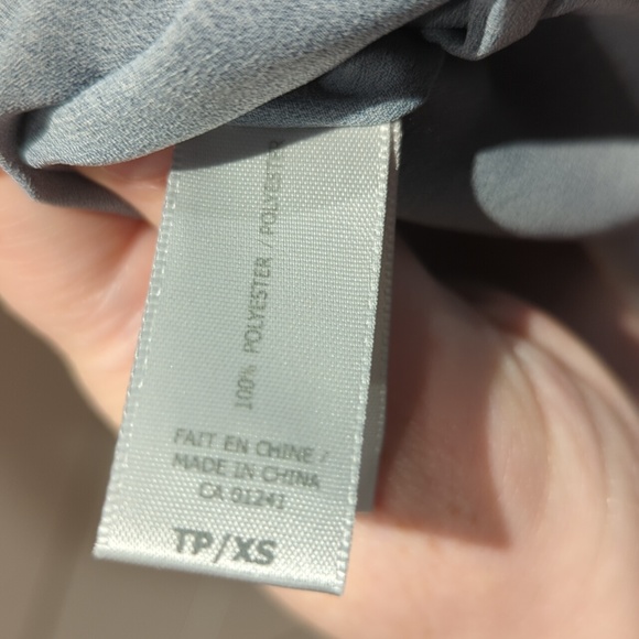 Black Sleeveless Blouse - Picture 4 of 6